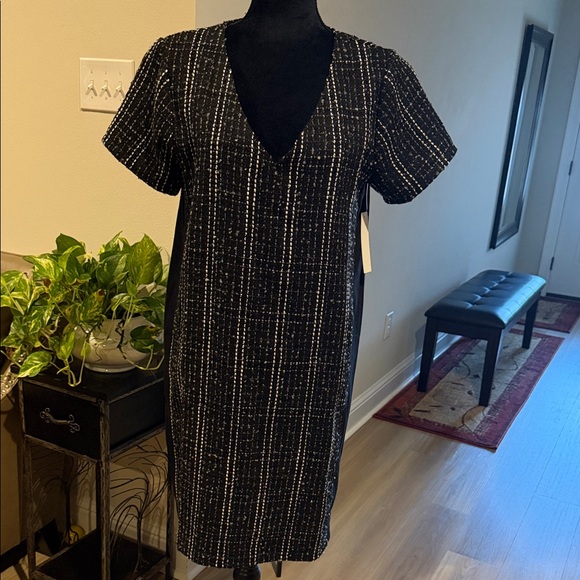 VENUS Dresses & Skirts - VENUS Black and White Midi Dress